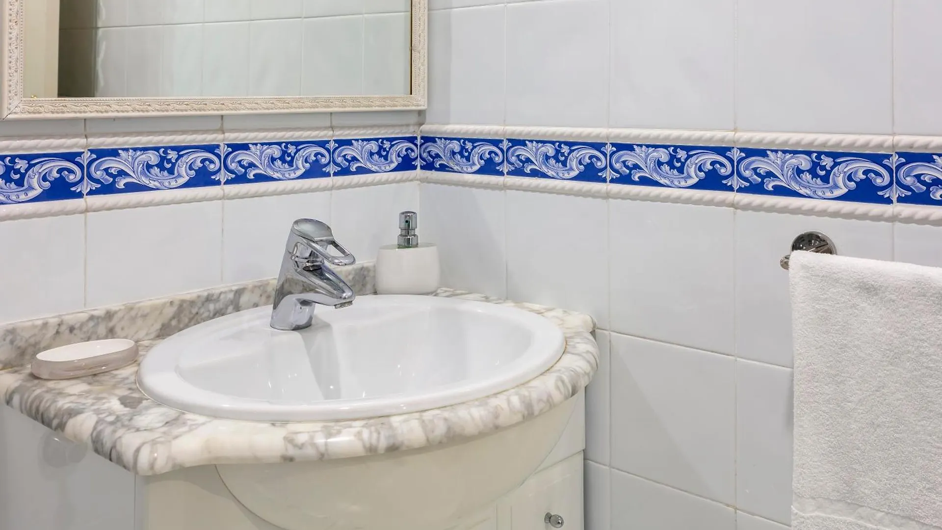 Apartment Ria By People Rentals Bilbao Spain